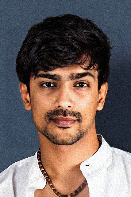 Arjun Chidambaram as Police Officer in Enai Noki Paayum Thota