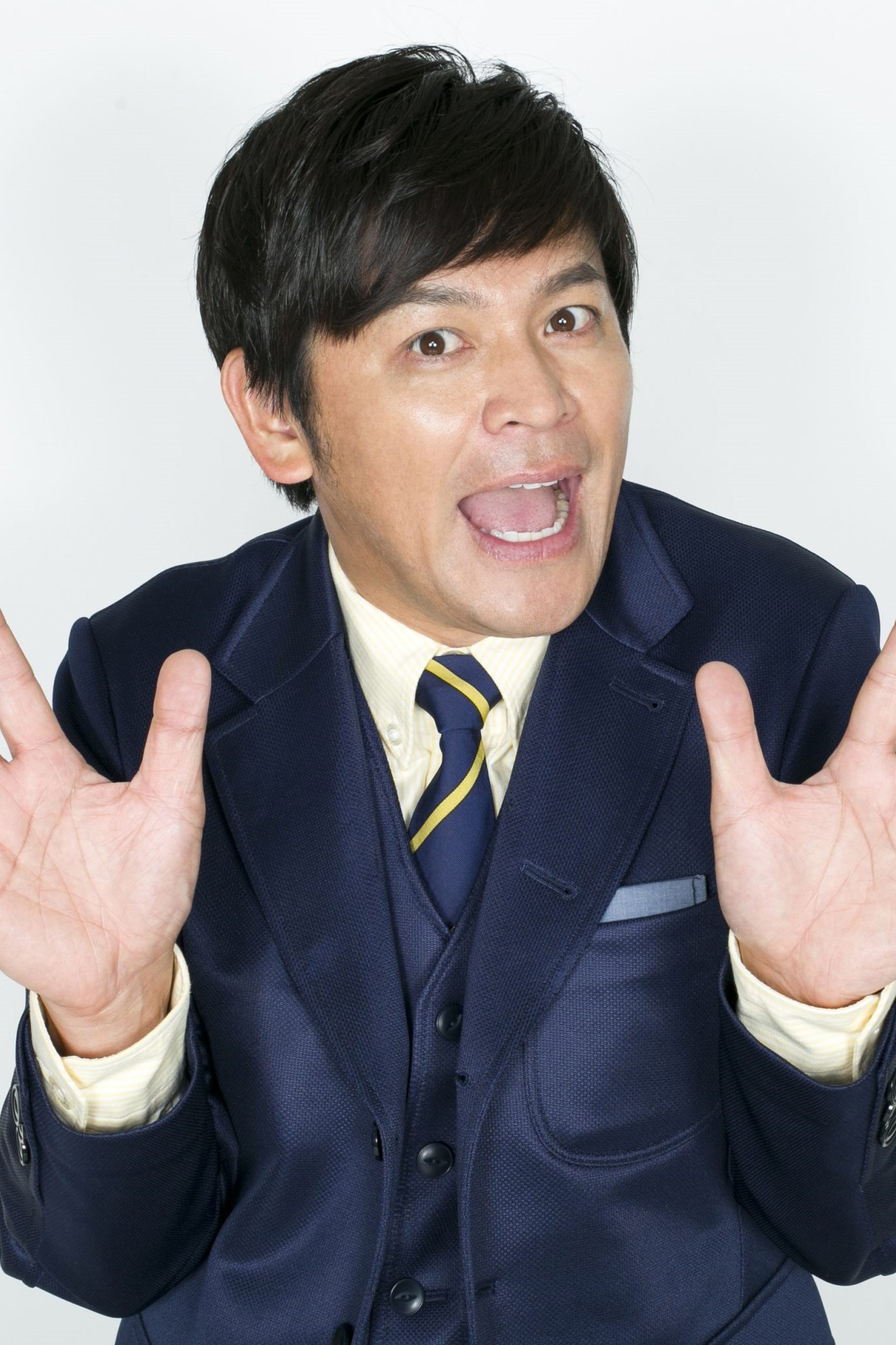 岡田圭右 as Majohra in Anpanman: Apple Boy and Everyone's Hope