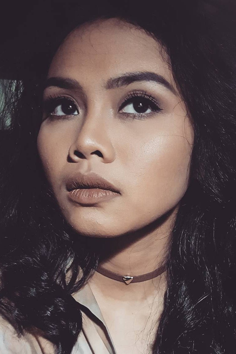 Dea Panendra as Dimi in Lost in the Spotlight