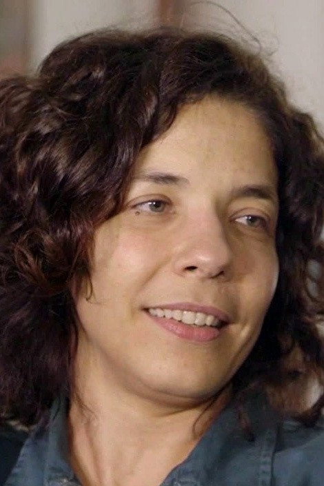 Fernanda D'Umbra as Adriana in Dissonantes