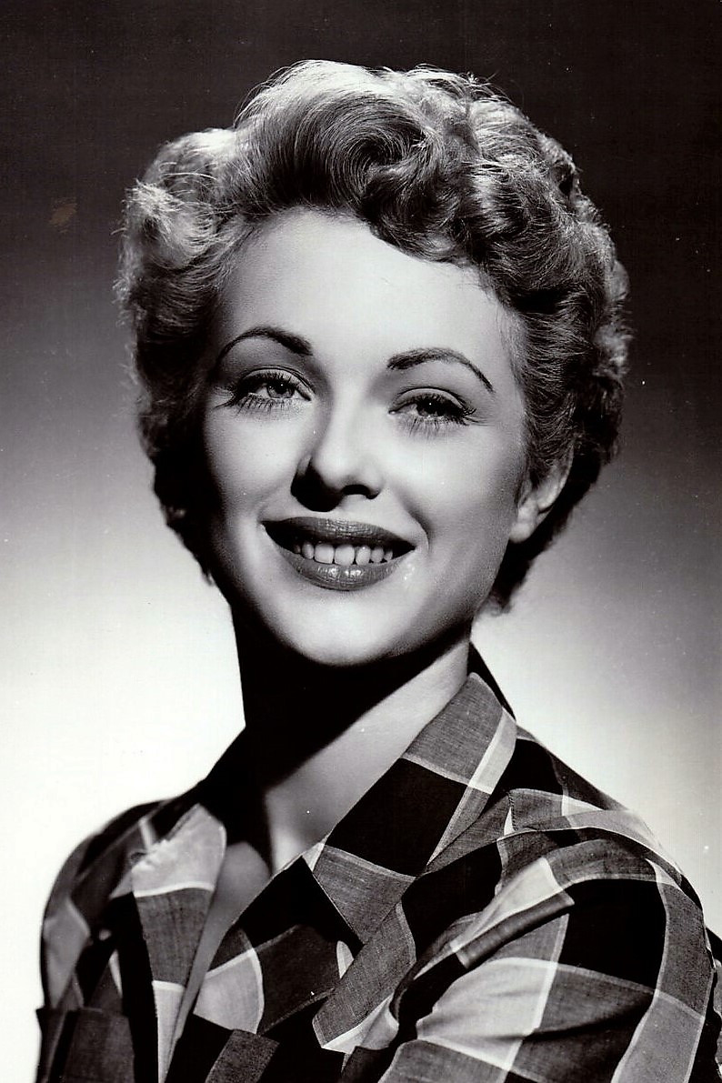 Milly Vitale as Anna in Battle of the V-1