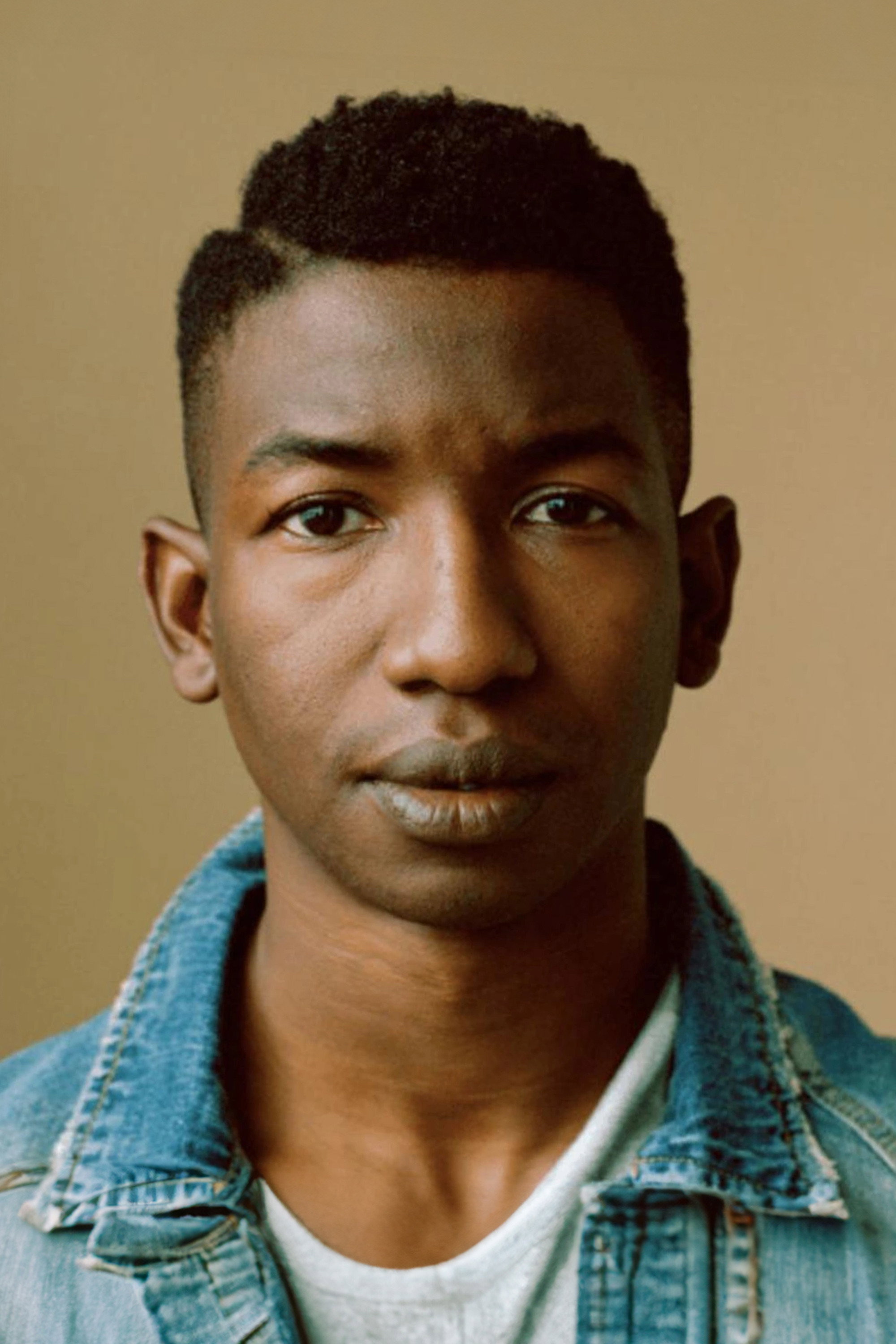 Mamoudou Athie as Dan Turner in Archive 81