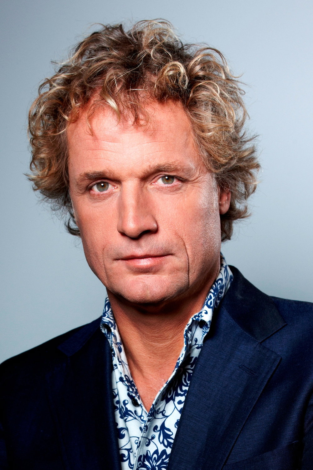 Jeroen Pauw as himself in Barend en Van Dorp