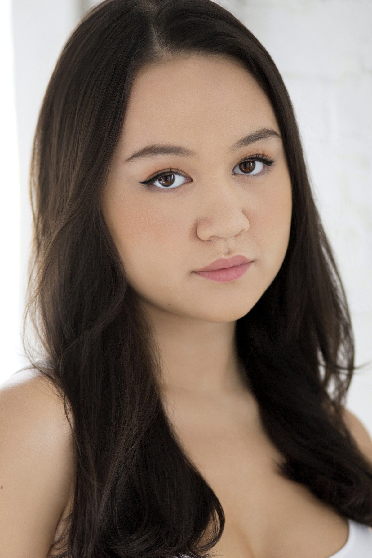 Amalia Yoo as Leila Kwan Zimmer in Grand Army