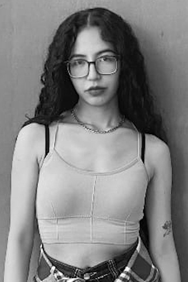 Maeve Charvayrha as Alexa in Don(i) Juan
