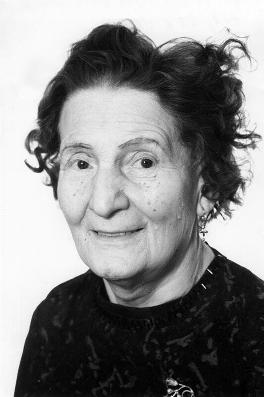Marie Nademlejnská as žena starosty in Paní Kačka zasahuje...