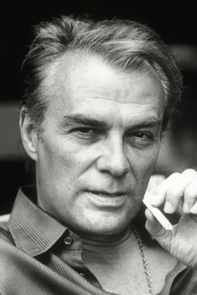 Giorgio Albertazzi as Dario Saltini in Uomini ombra