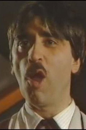 Τάσος Προύσαλης as Pantelis in I megali ton keratadon sholi