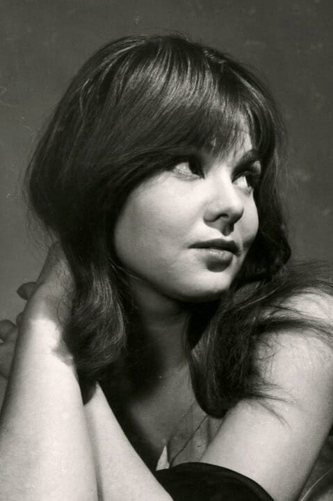 Barbara Harris as Fanny Eubanks in Dirty Rotten Scoundrels