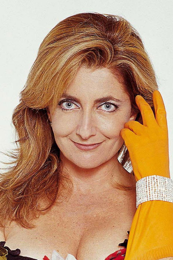 Francesca Reggiani as Cinzia Morechini in Sognando la California