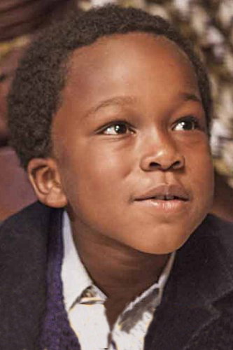 Bayron Lebli as Kamini Zantoko in The African Doctor