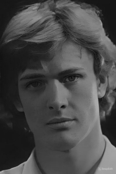 Юрий Мороз as Jānis in Soloist Needed