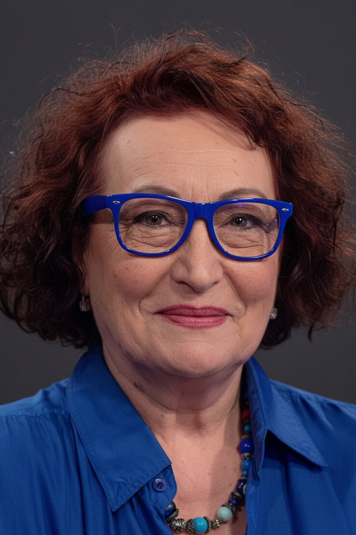 Zuhal Yunga as Aybike Kuş in Sonradan Görmeler