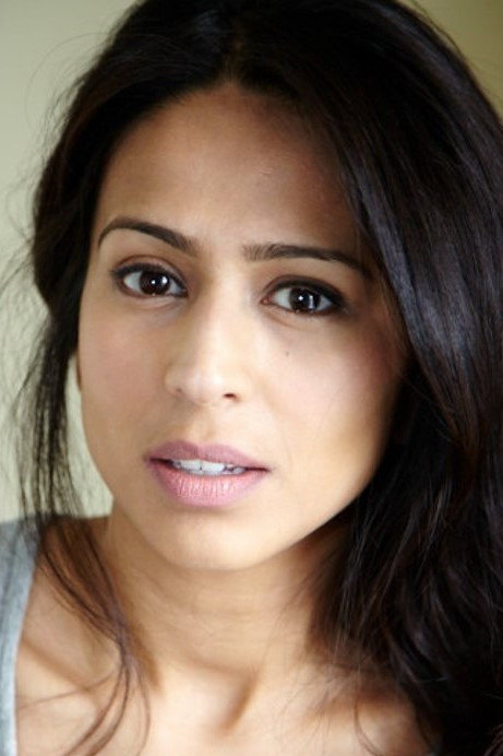 Farzana Dua Elahe as Mahira in The Hundred-Foot Journey
