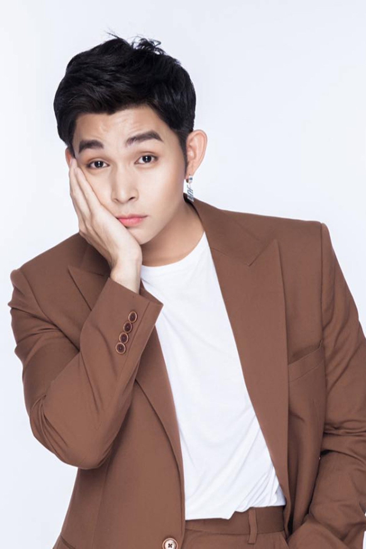 Jun Phạm as Self in Haha Family