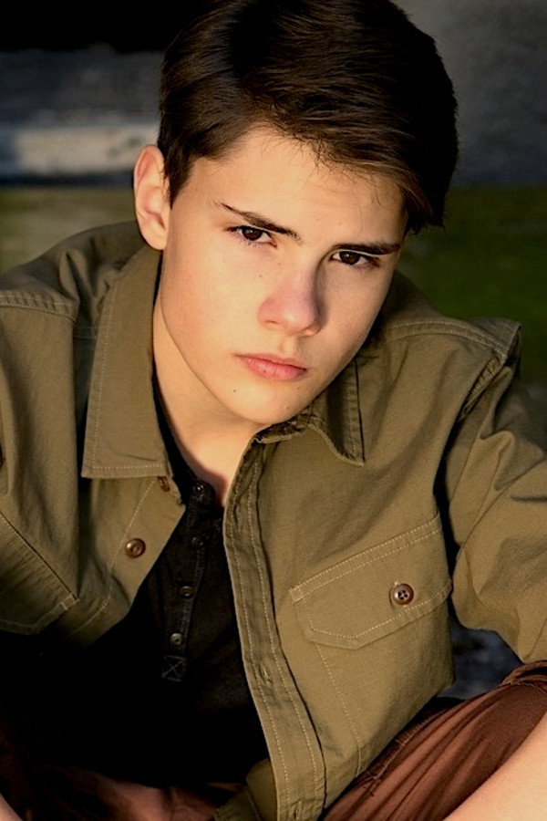 Zebastin Borjeau as Dylan Helsing in I Woke Up a Vampire