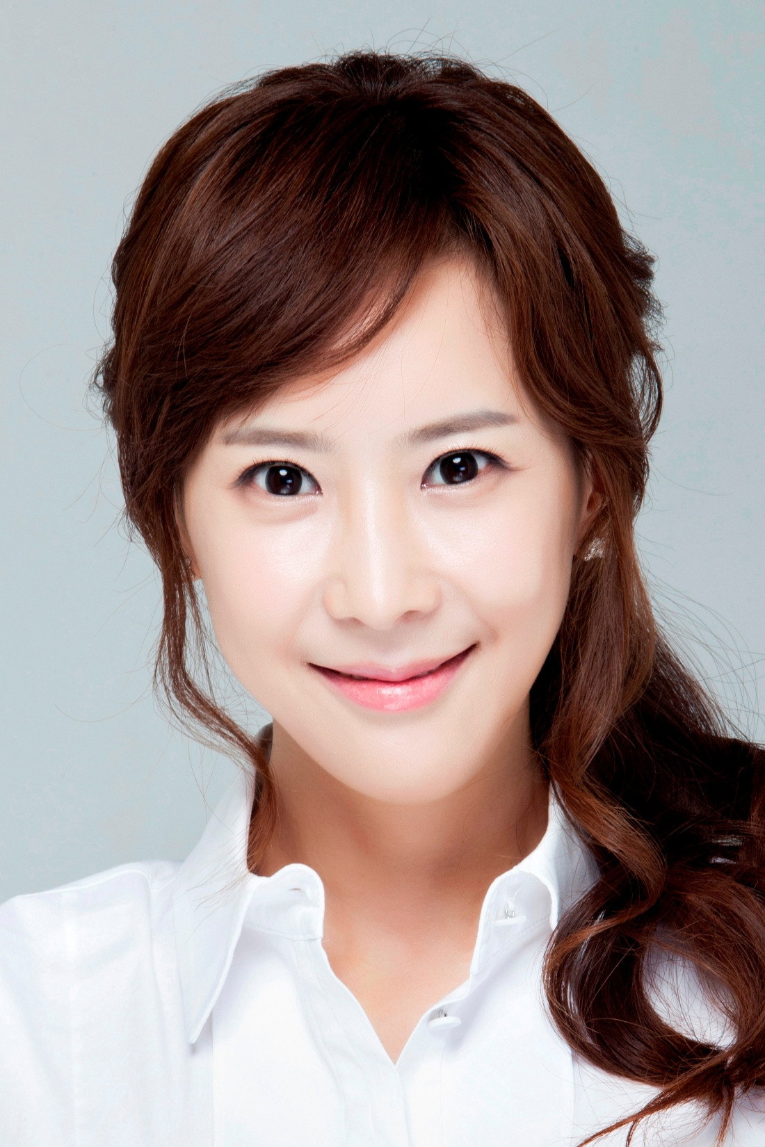 유다은 as Nurse in Granny Goes to School