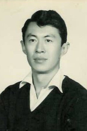 Peter Chen Ho as Luo Zhong-Heng in Bitter Sweet