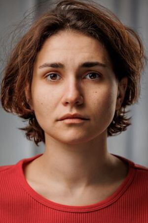 Pépita Bauchy as Sascha in L'Harmonie