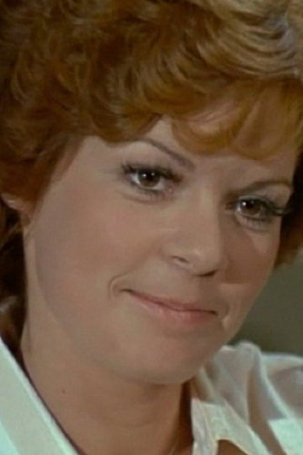 Jana Bellan as Mary Lou in Sixpack Annie