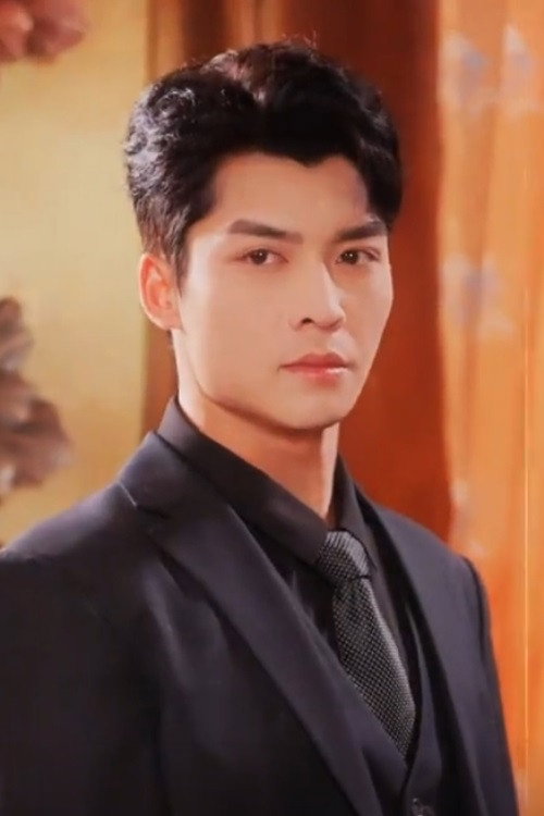方正男 as 陈烬川 in 丈夫的完美世界