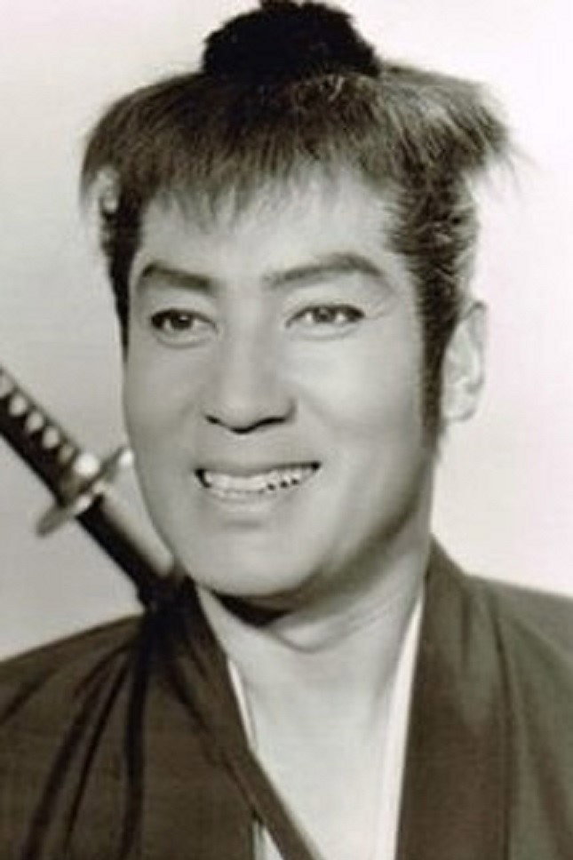 大友柳太朗 as Master in Kagero-za
