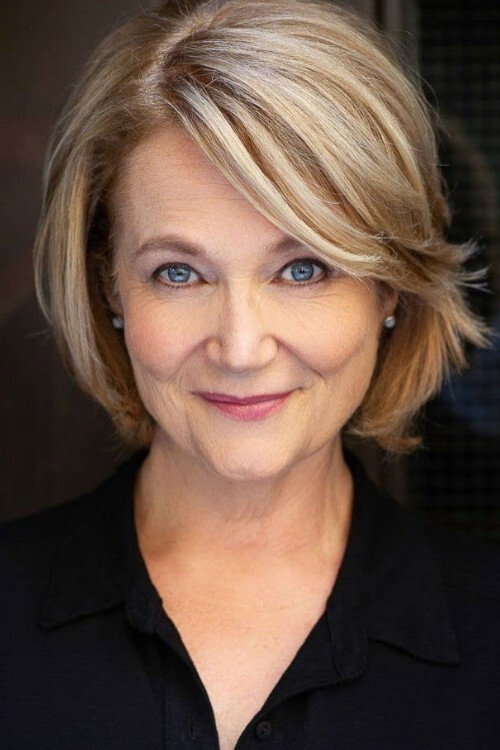 Geraldine Leer as Karen in Christmas Love Letter