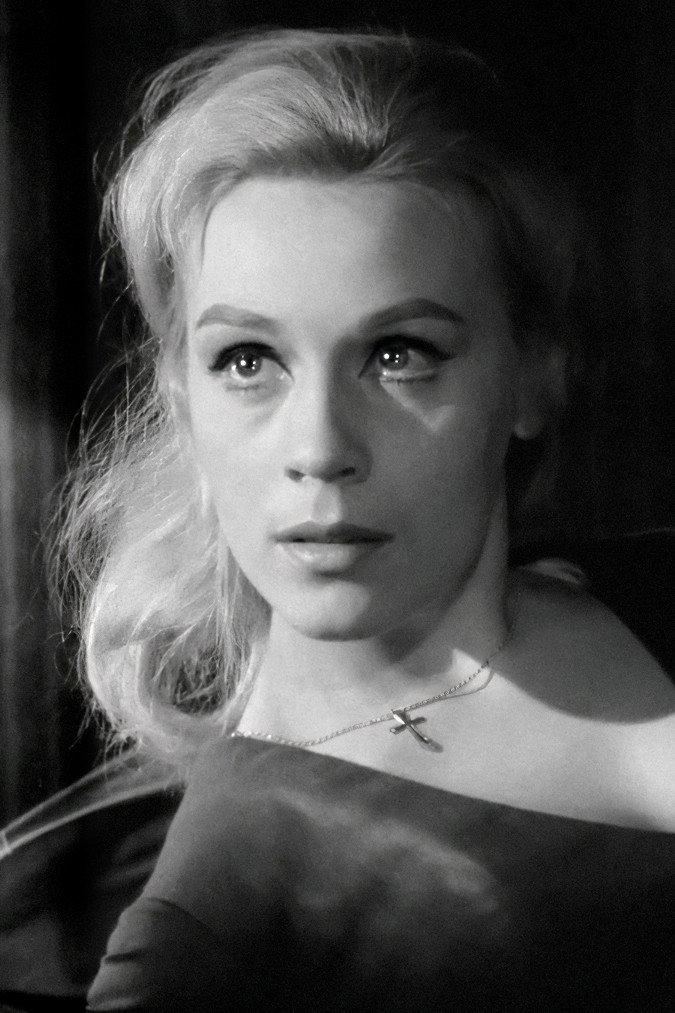 Tina Gloriani as Francesca in The Beauty Queen of Jerusalem