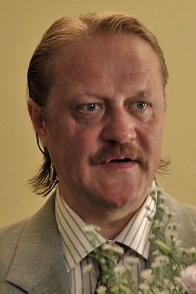 Jürgen Rißmann as Druckereimitarbeiter in Autopiloten