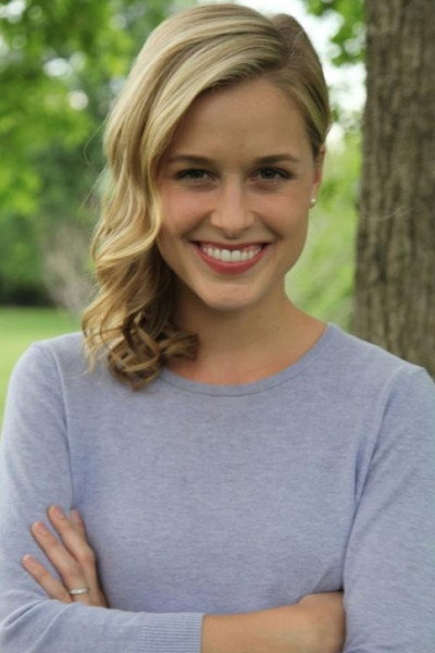 Lily Anne Harrison as Cynthia in Breaking & Exiting