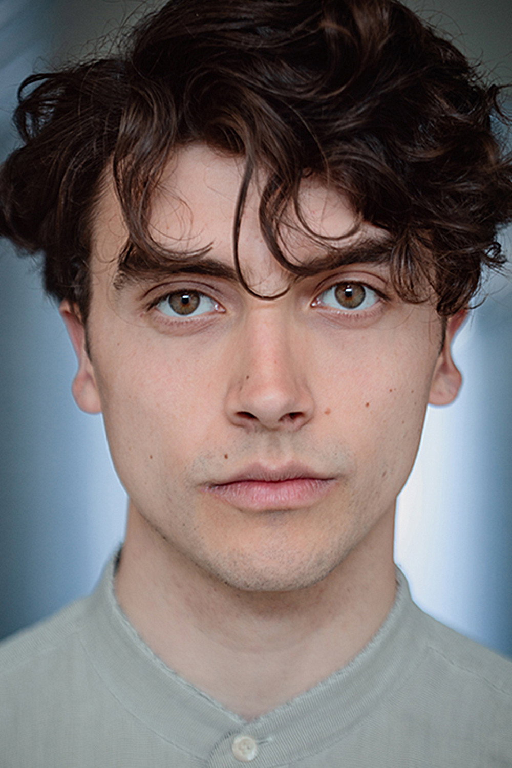 Robin Boissevain as Roderick van Hall in Ares