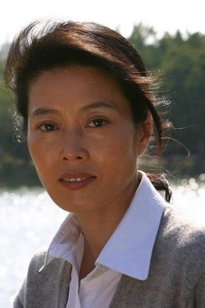 Xiaowei Shao as 赵凤珍 in 外来妹