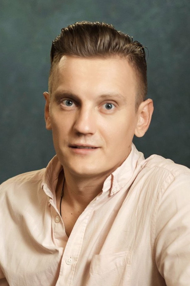 Дмитрий Медведев as стриптизёр Сергей in I Want to Get Married