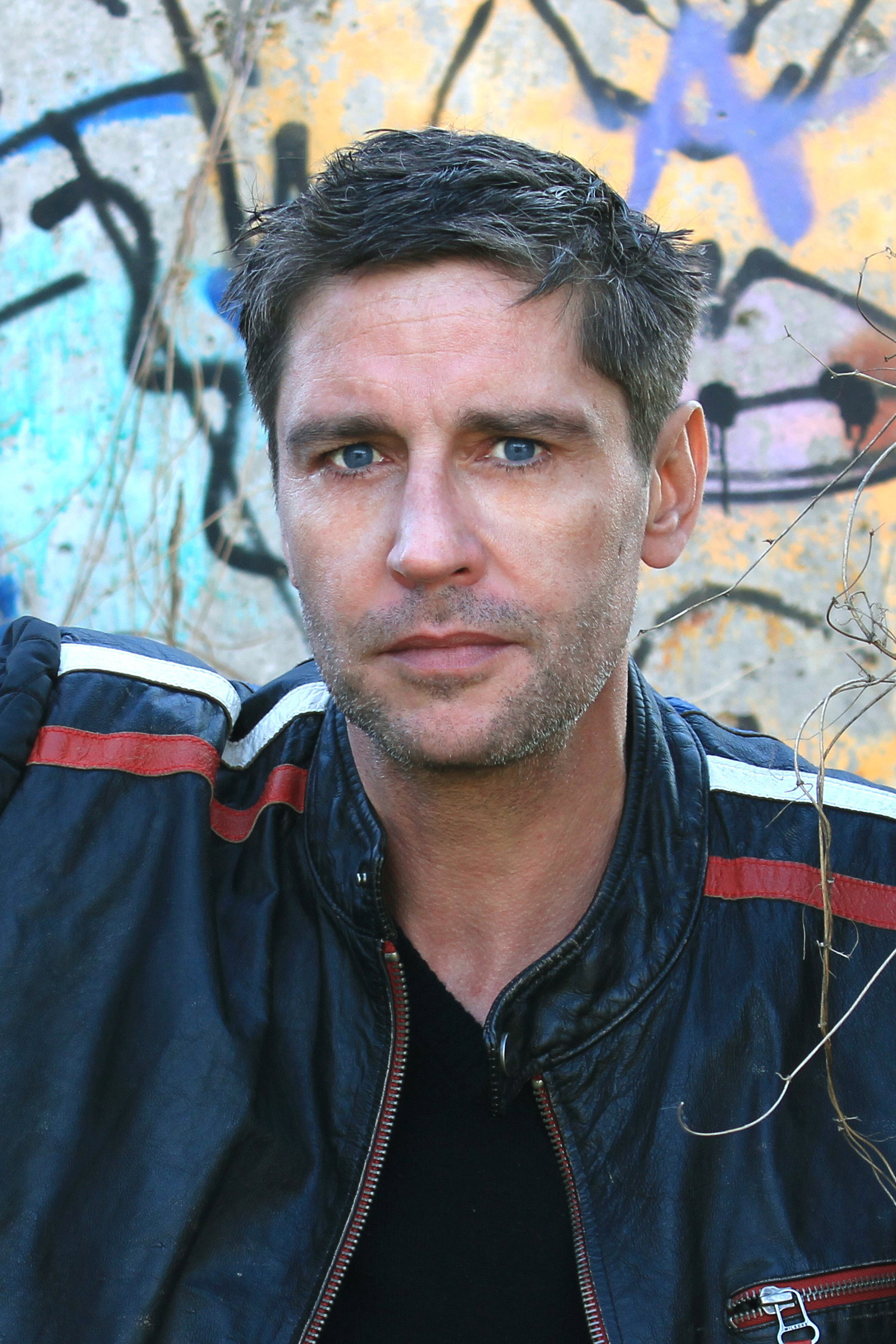 Oliver Bootz as Ricardo in Mein Herz in Chile