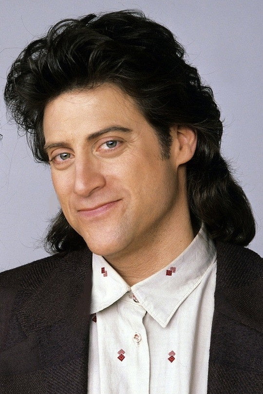 Richard Lewis as Steven Mitchell in Daddy Dearest