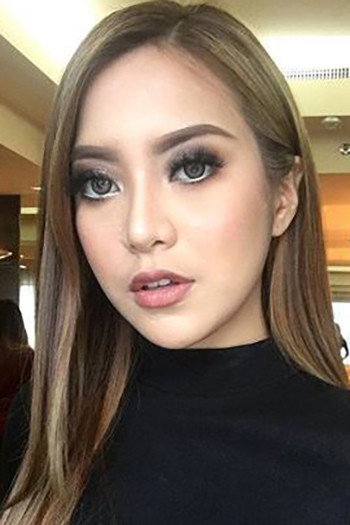 Mawar Rashid as Mikayla Mirza in TQ Captain
