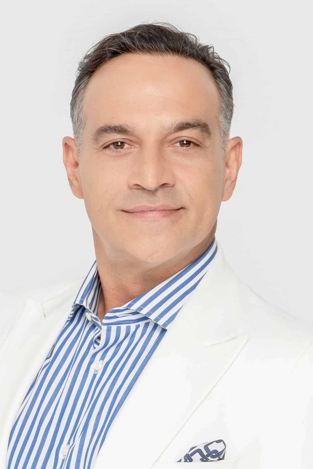 Κρατερός Κατσούλης as Thomas in Fatal Attraction