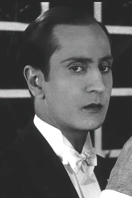 Raymond Guérin-Catelain as Le marquis de Belunda in Boy
