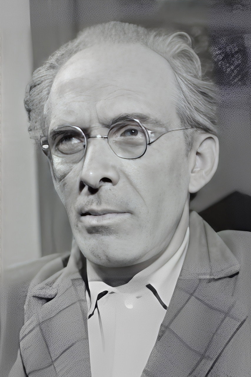 José Policena as Dr. Lopes Alvim in A Marcha