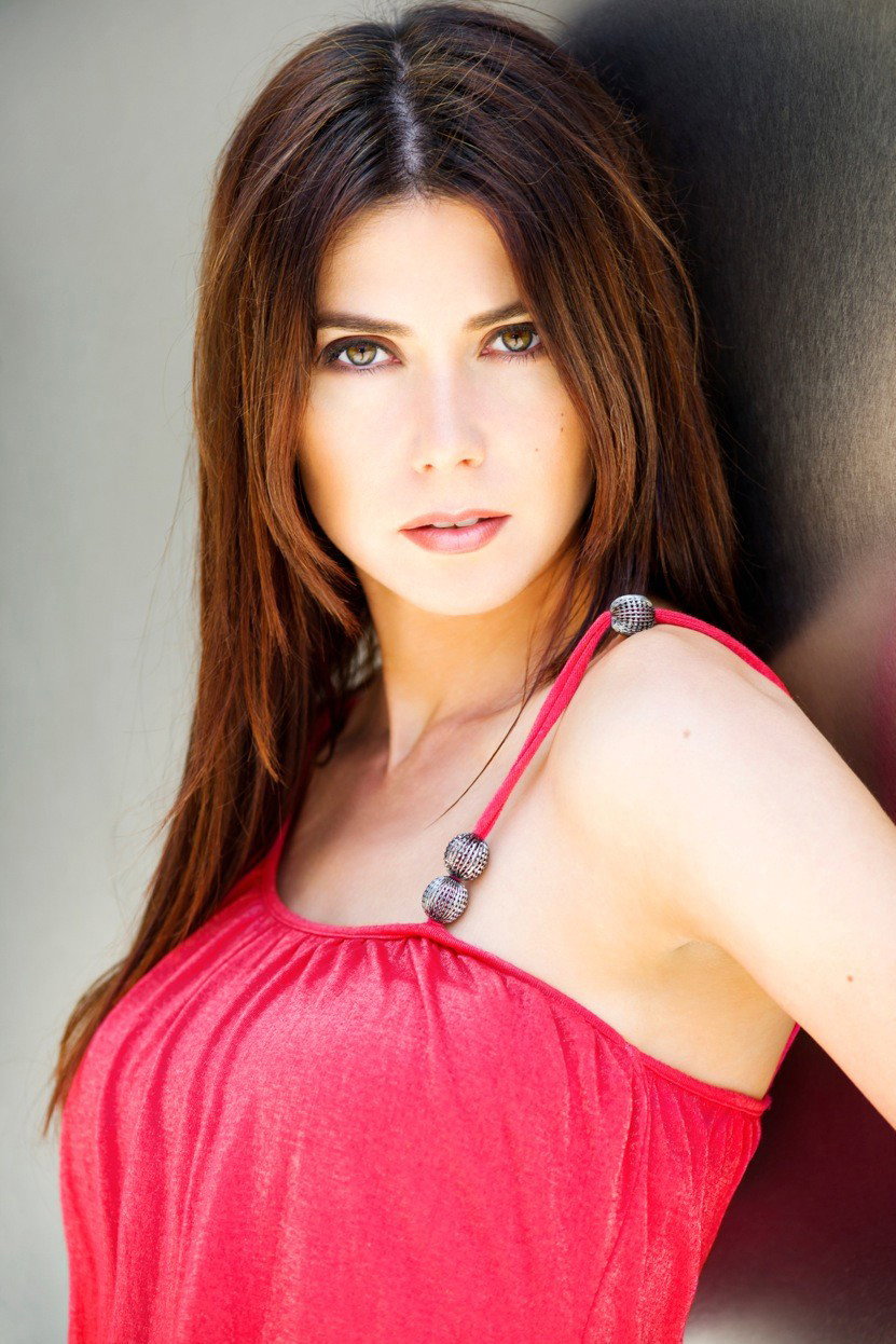 Alina Andrei as Tracy in Imbroglio