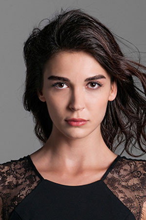 Sevcan Yaşar as Aylin Yüksel in Daydreamer