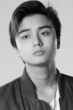 Leon Dozan as Arsya in 7 Human Tiger
