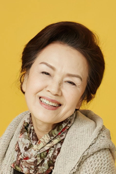 정영숙 as Jae Won's mother in Let's Get Married