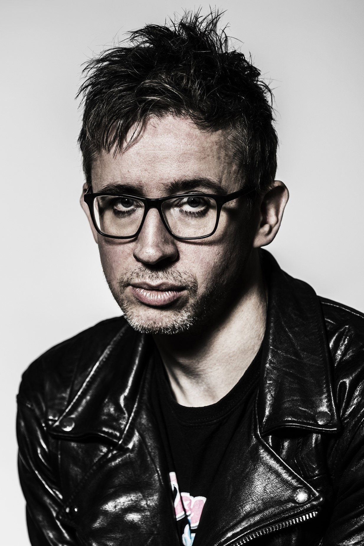 Fredrik Strage as Self in Så jävla metal