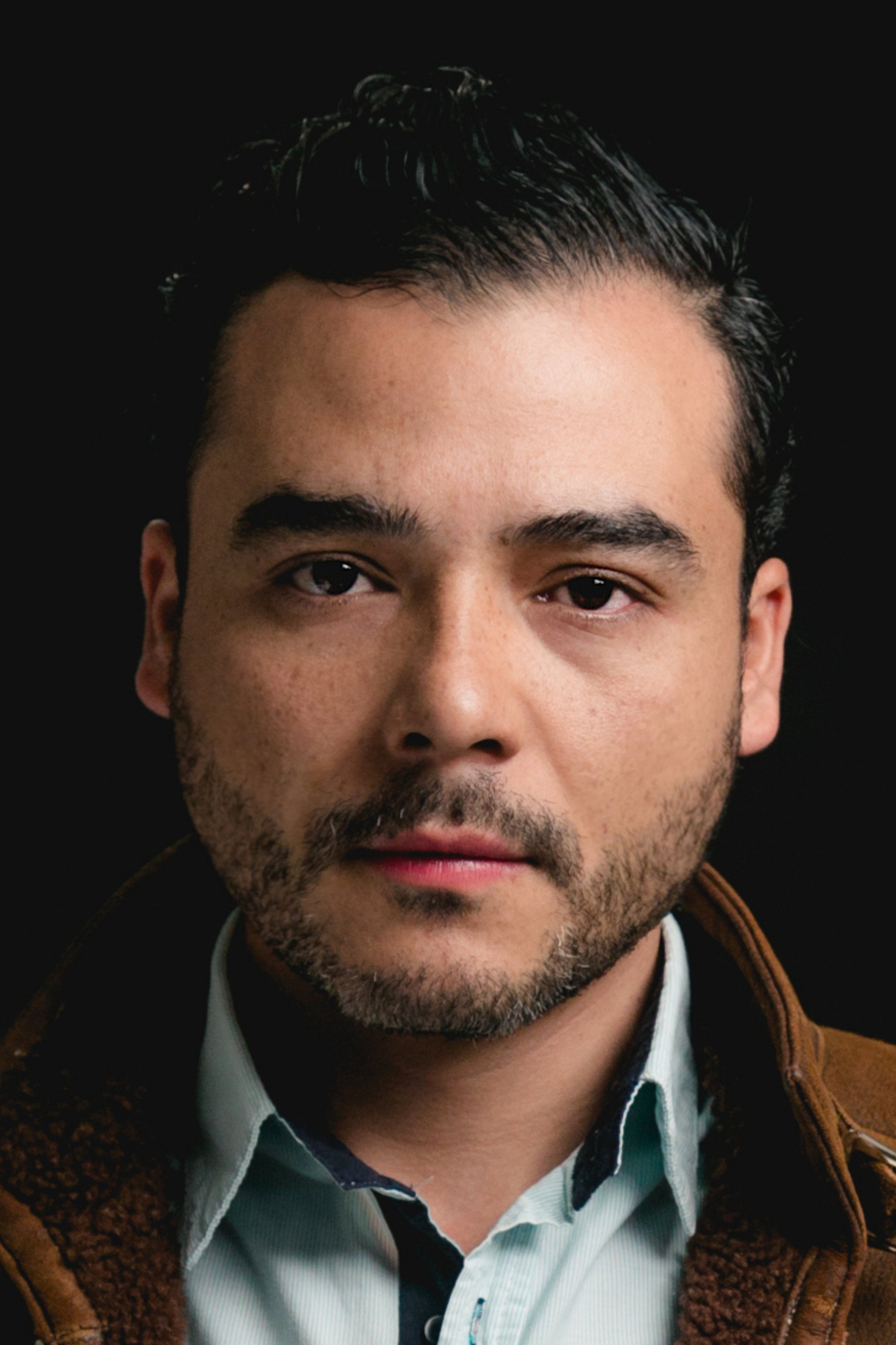 Mauricio Valdelamar as Armando in Clínica X