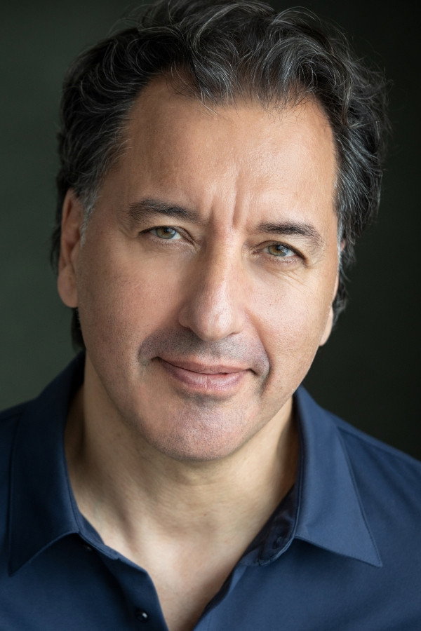 Peter Tharos as Fernando in Más allá de lo que queda