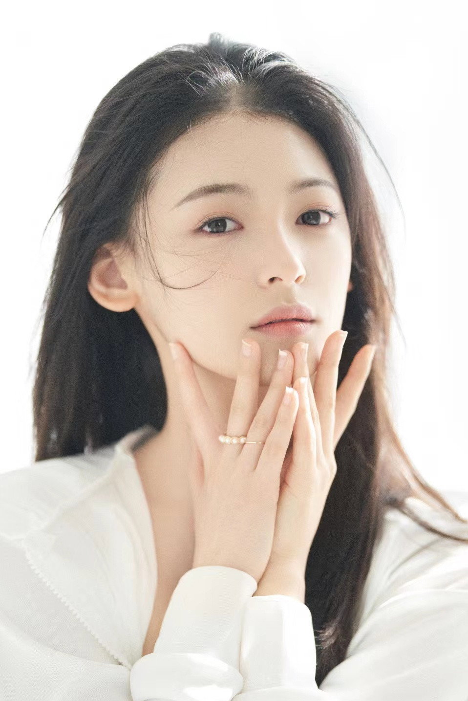 Shang Xinyue as Yue Yunxiu in The Story of Pearl Girl
