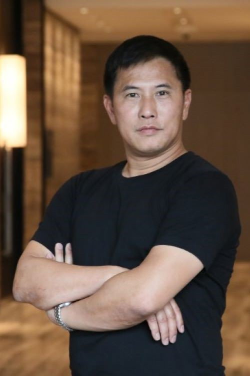 羅禮賢 as Barlit in Murders Made to Order