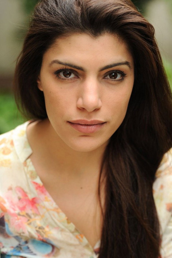 Shadi Hedayati as Tara Schöll in 23 Morde