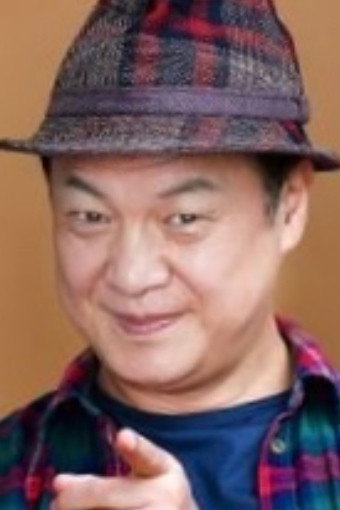 박상규 as Mr. Kim in A Moment to Remember